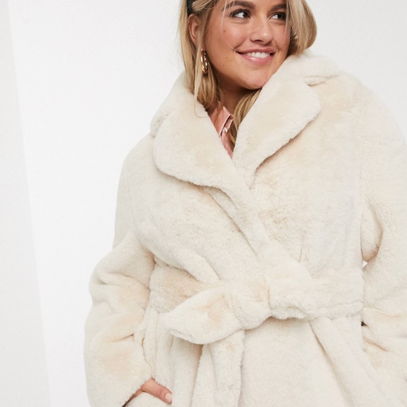 ASOS DESIGN plush faux fur longline maxi with belt in cream - Picture 9 of 13